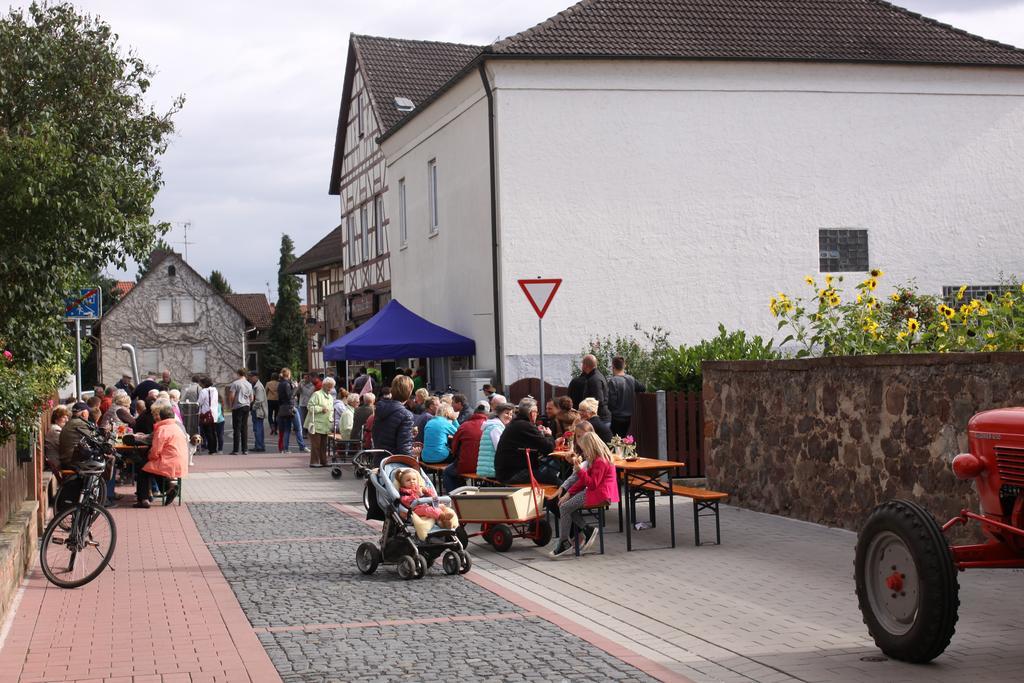 Hotel Zur Krone Ronneburg (Hessen) Exterior foto